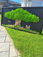 Elegantné machové stromy na čiernom podklade – Obrázok 9