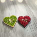 Machové srdiečko - čierne s červeným machom – Obrázok 5